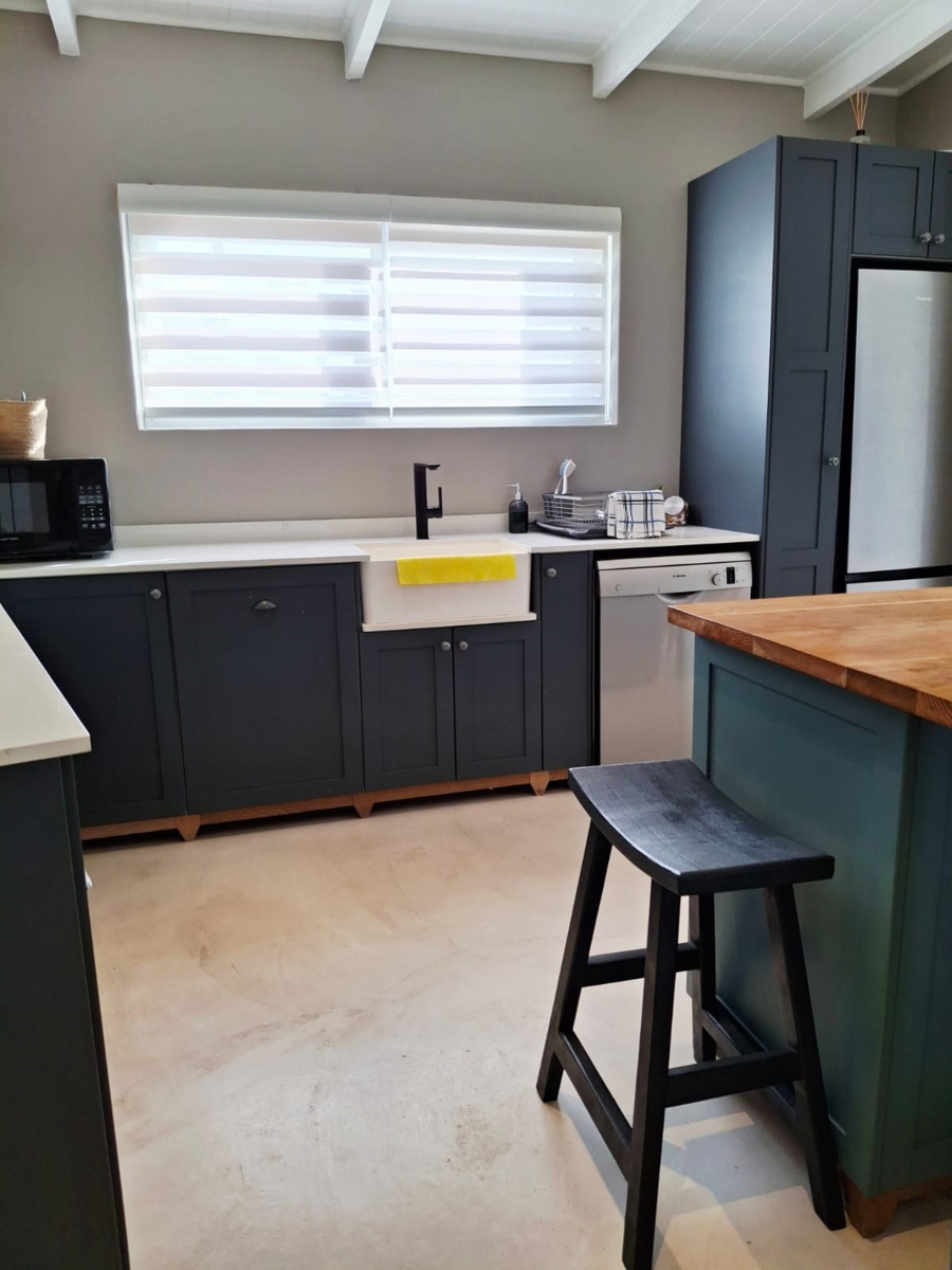 4 Bedroom Property for Sale in Struisbaai Western Cape